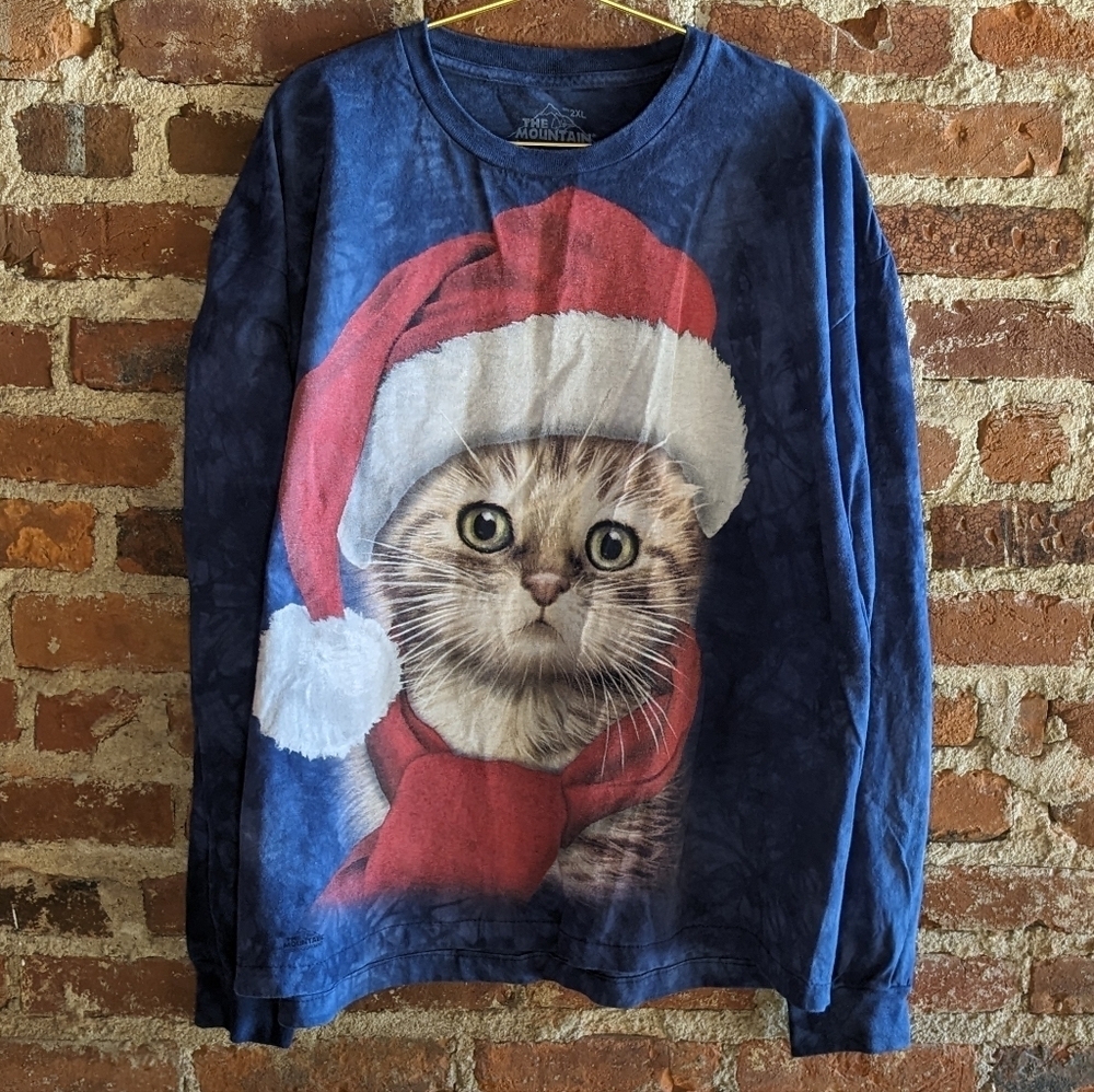 The Mountain 2X Santa Hat Cat Holiday Long Sleeve Christmas Holiday Graphic Tee